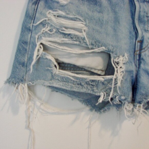 Vintage Levi's 501 Denim Jean Cutoff Shorts Distressed Frayed Raw Hem Light 24 - Picture 7 of 15